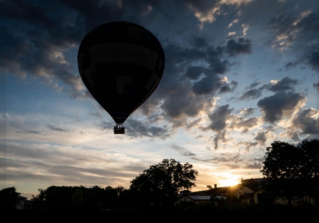  Wir fliegen im ersten Morgenlicht