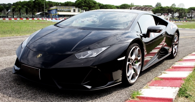 3 tours sur le circuit Lamborghini Gallardo Sarno