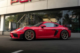 3 tours du circuit Porsche 911 GT4 de Sarno