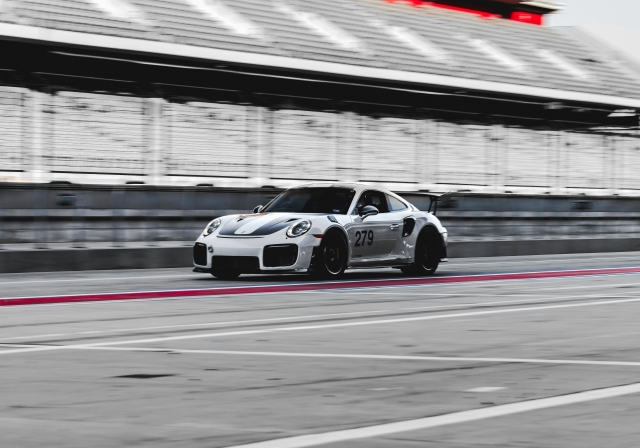 3 tours du circuit Porsche 911GT4 RS de Viterbe