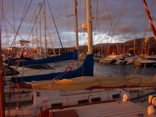  Sonnenuntergang am Hafen