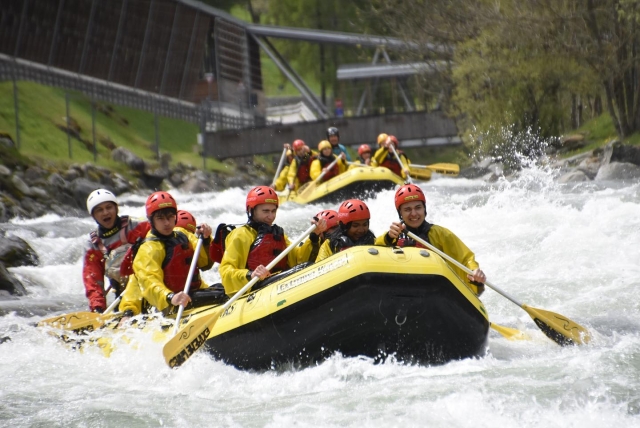  Adventurous rafting