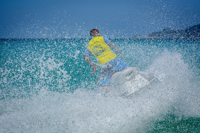  Jet skis dans la baie de Formicoli 