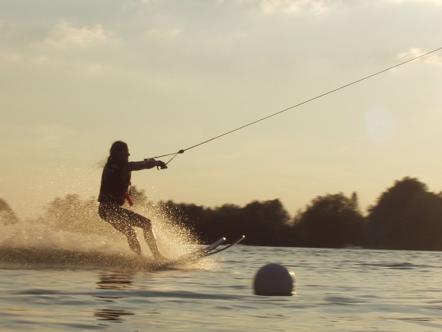  Surfer sur les vagues 