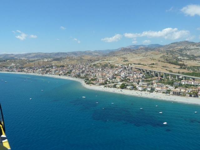 Sorvolando la costa
