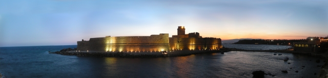 Le Castella em Sunset 
