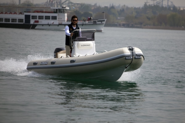 Barcos infláveis de aluguel 