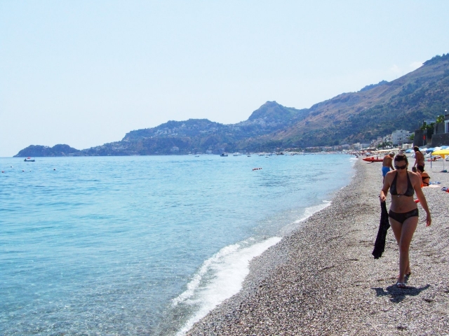  Strand von Letojanni 
