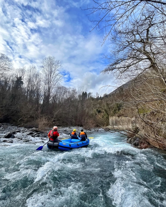  zwischen den Stromschnellen 
