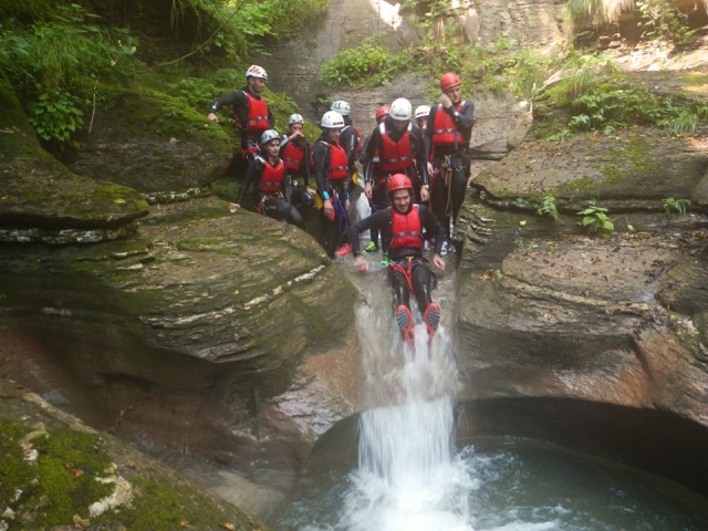  Bajando la cascada