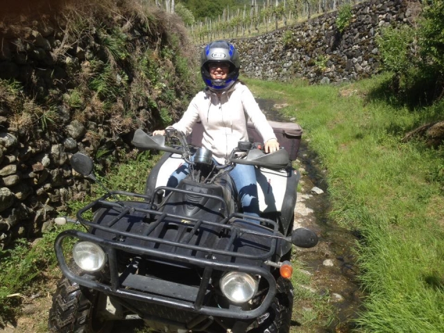 Sullo sterrato con il quad