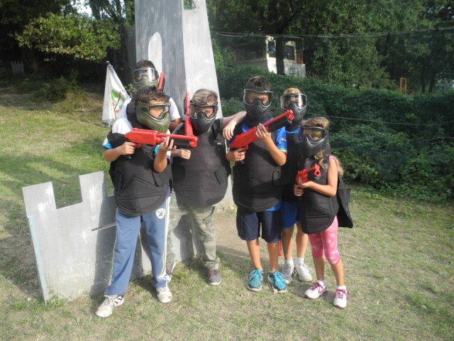  Group photo at the castle 