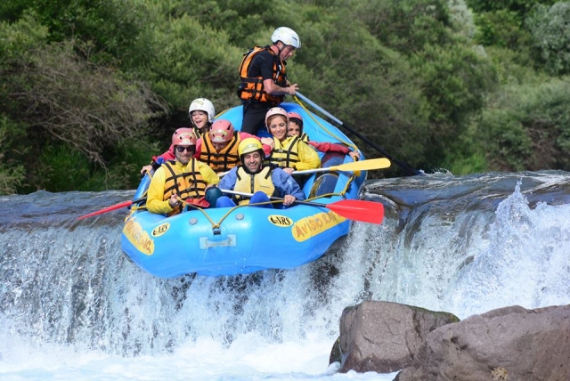Tuffo dalla cascata