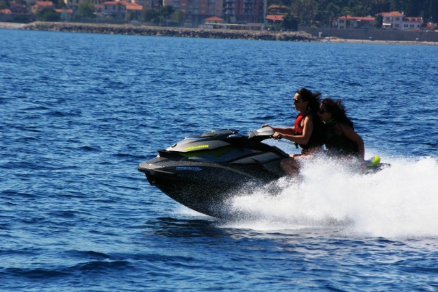  Adrénaline sur un jet ski