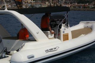Alquiler de embarcación auxiliar LED68 con licencia de San Remo 4/9h