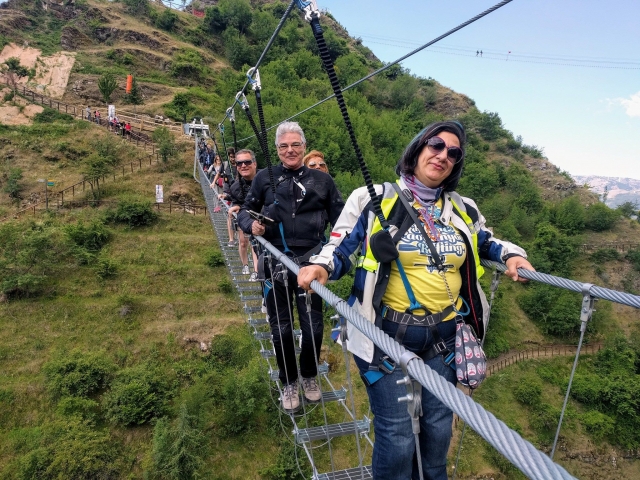 Auf der tibetischen Brücke 