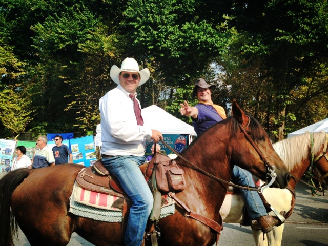  Tudo a cavalo!