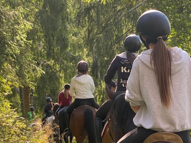  Tous derrière le guide