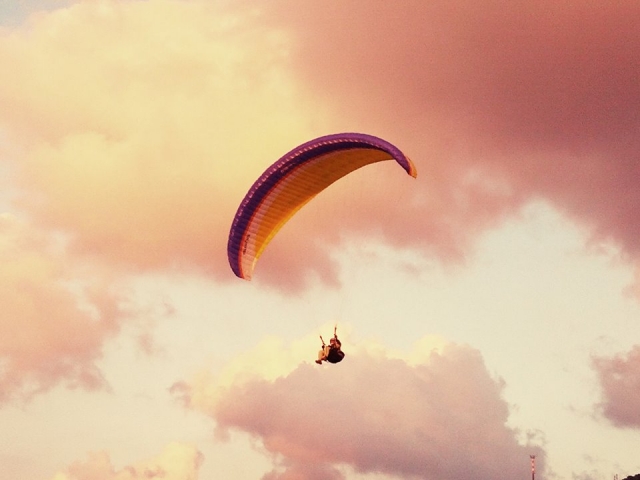  In den Wolken fliegen 
