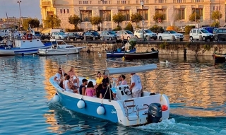 Boat tour with aperitif Syracuse 1.5h