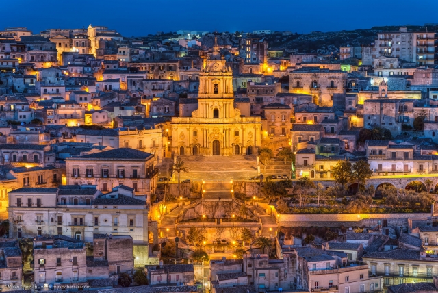  MODICA bei Nacht 