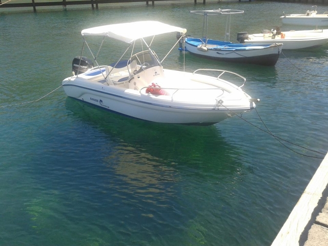 Boote im Hafen 