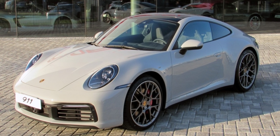 Porsche 911 GT4 RS 4 1