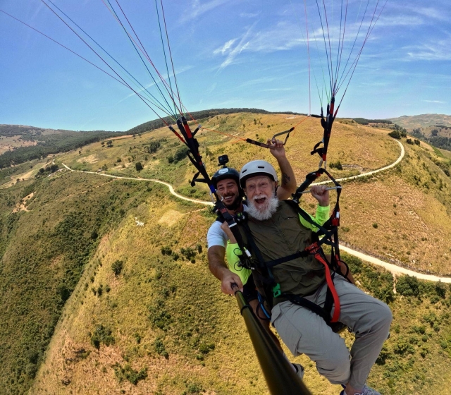 Tandem paragliding flight (25 min), Gioiosa Marea
