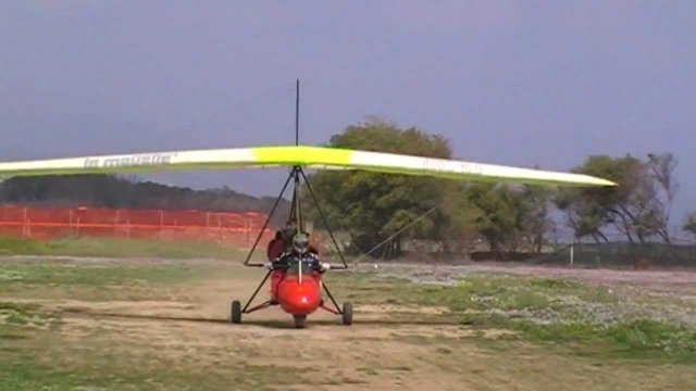 motorized hang glider 