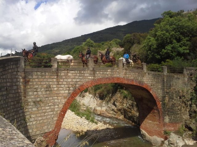  A ponte antes de chegar a Pollina 