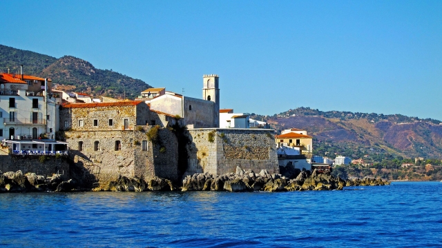 Vivi il mare aperto e ammira panorami come questo