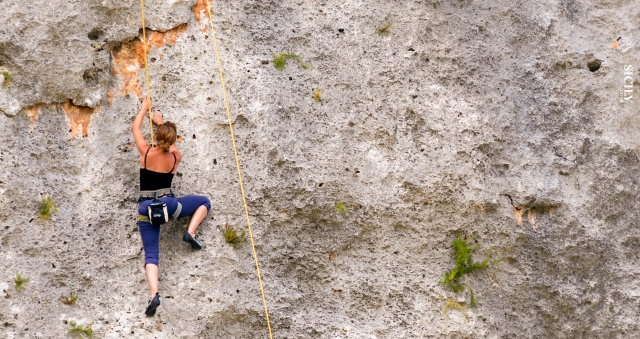 vieni a scalare le nostre pareti rocciose