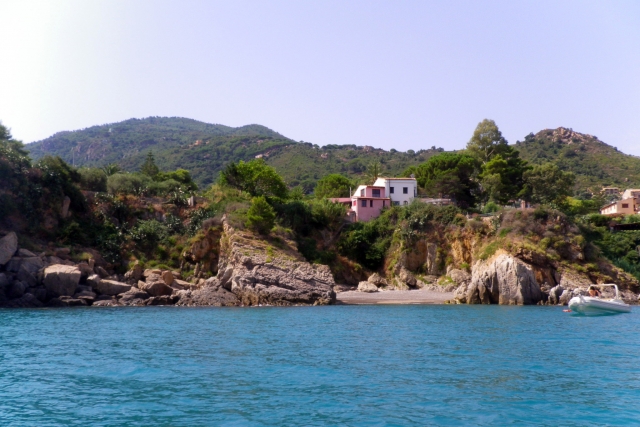Goditi le coste di Cefalú