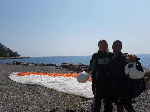 una foto ricordo dopo il volo