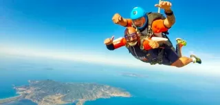 Salto en paracaídas tándem Costa d'Argento 4200m