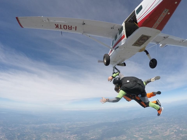 Giù dall'aereo
