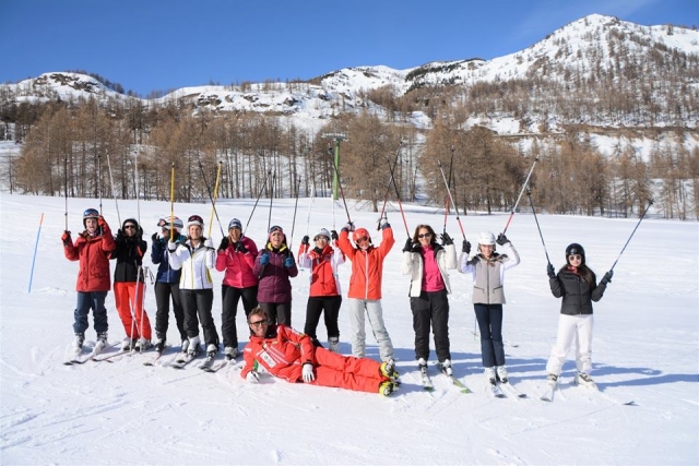una foto di gruppo dopo una lezione