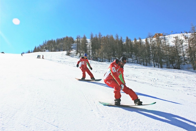 venez apprendre toutes les techniques du snowboard