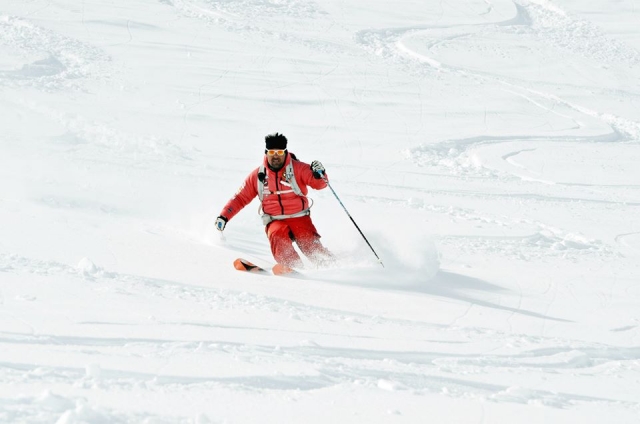  alpine skiing offers unique emotions, come and try it