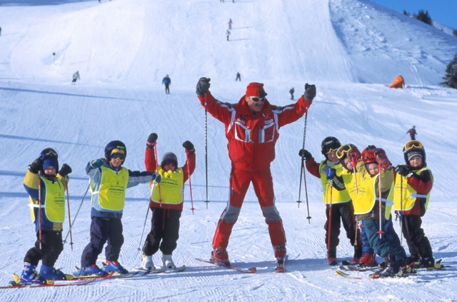 Bringen wir Ihren Kleinen das Skifahren bei! 