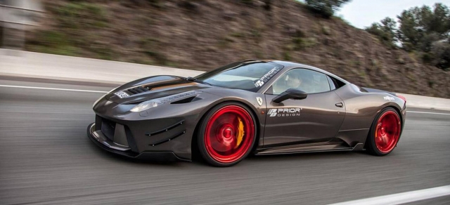 ¡Aquí hay un Ferrari humeante esperándote para correr! 