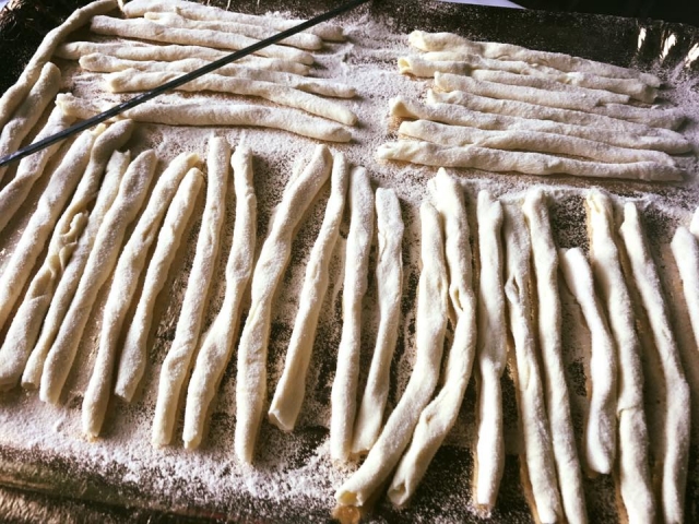  Pasta fresca deixada para descansar 