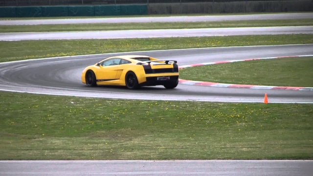  Lamborghini auf der Strecke! 