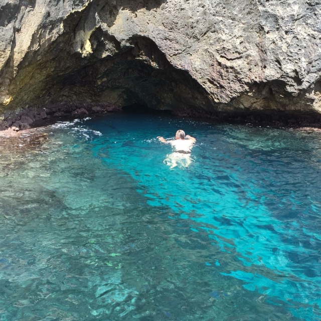  Clear waters