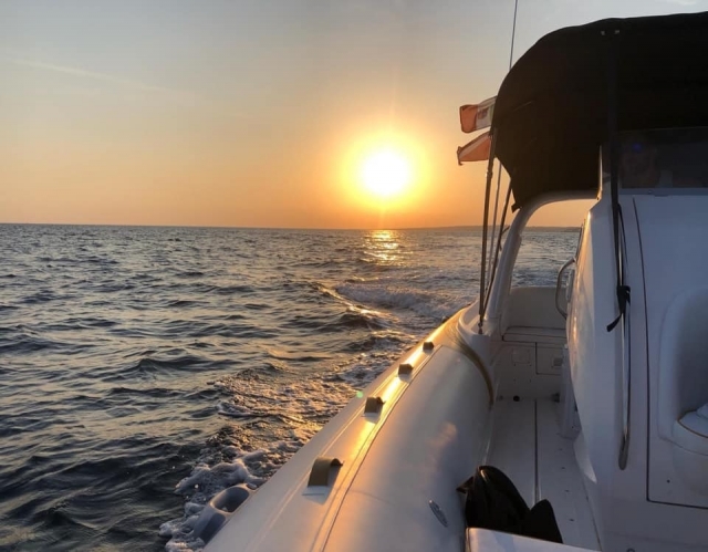  Atardecer en el mar