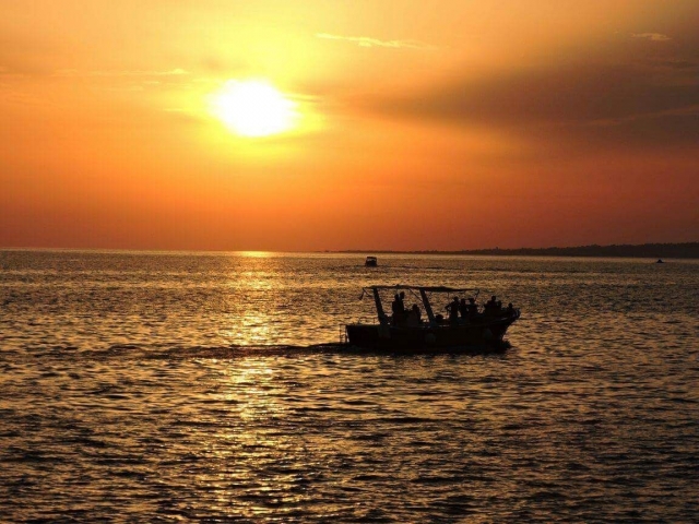 Return at sunset 