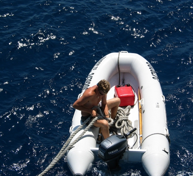 Noleggio gommone per 2 ore ad Albenga