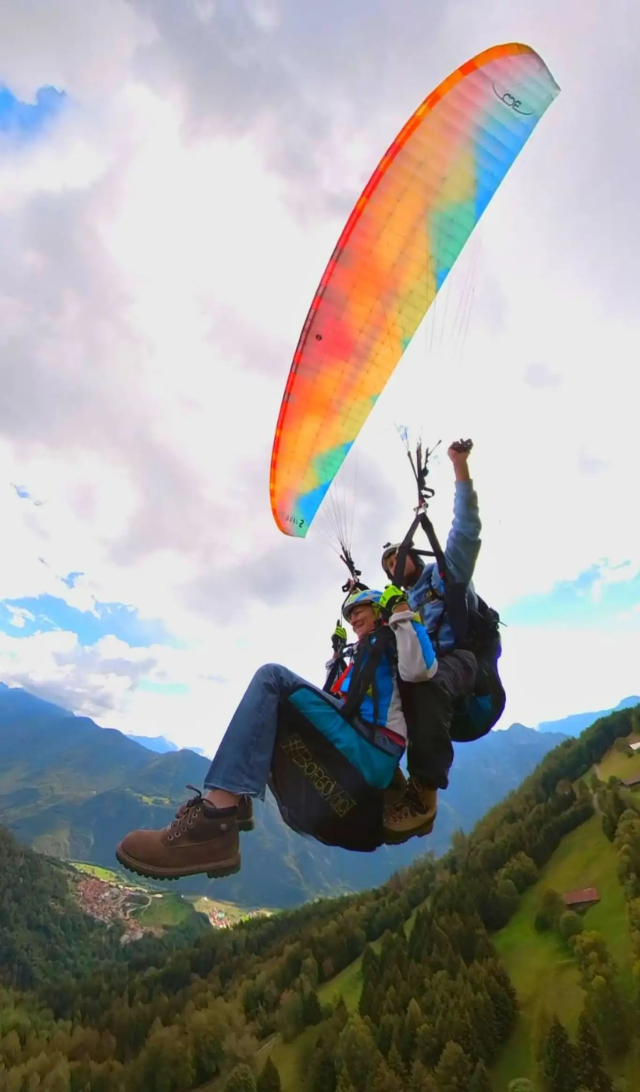  Discover Trentino with a paragliding flight