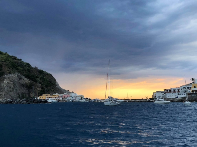  En bateau au coucher du soleil 