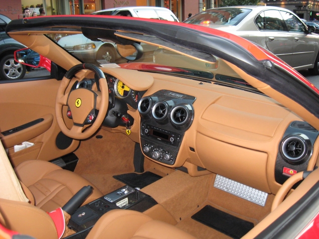 gli interni della nostra Ferrari
